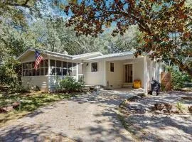 Family-friendly home near the ocean close to seaside free WiFi central AC & cable