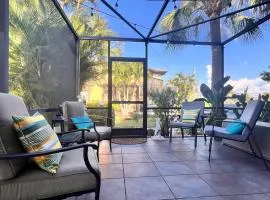 Coastal Escape Near Sanibel, Pool, Lanai & Beach Adventures - Tropical Tides Townhome - Roelens