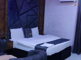 Indian Atlantic Hotel & Suites, hotel em Agbor