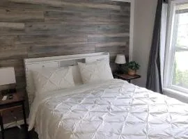 Cozy Ground Floor 2BR Near Downtown & Stadiums