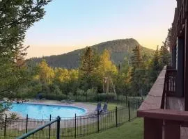 Ski-In/Ski-Out Condo at Lutsen Mtn | Pool, Hot Tub