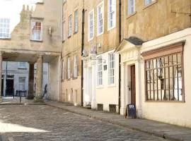 Hidden Georgian Apartment - Central Bath