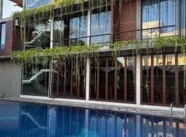 Paris Garden Resort