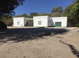 Jacobsen Bungalow in Maun, Boronyane, hotell i Maun
