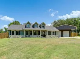 Steps to Marina: Lakeside Livingston Home w/ Patio