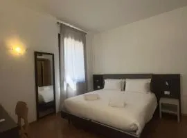 Venice rooms Hotel Piazza Ferretto, M9 Museum, Duomo,Teatro Toniolo, Airport, Wi Fi, Central City, Family, Group Friends