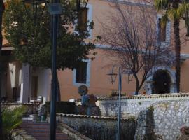 VillaGrancassa Hotel Relais, hotel in San Donato Val di Comino
