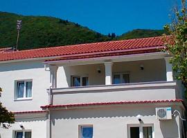 Gorgona apartments & studios, hotel u gradu Ipsos