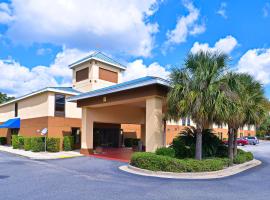 Econo Lodge Darien, hotell i Darien