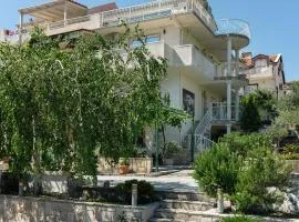 Garden Apartments Lustica