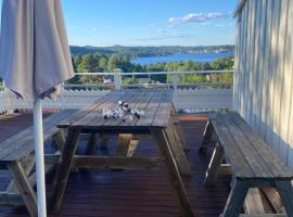 Flott sørlandshus leies ut, hotelli kohteessa Arendal