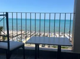 Direct sea view