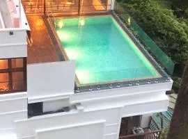 Lavinia Bay Beach Hotel