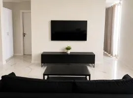 The White Marble Apartment l 1BR in the Heart of Netanya