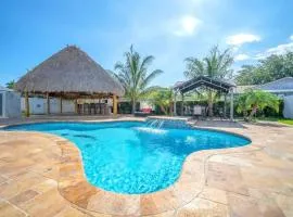 6BR Villa Tropical Haven Private Pool & BBQ