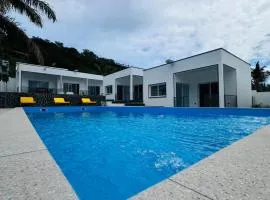 Appart neuf climatisé, piscine Nosy be