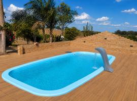 Chácara Aconchegante com Piscina e Churrasqueira Perto do Ponto Turístico de Bezerros, Hotel in Bezerros