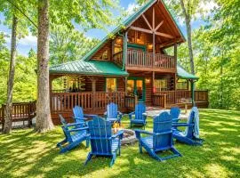 Gatlinburg Getaway - Private Theater & Hot Tub