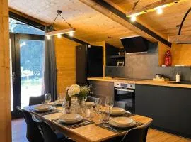 Chalet l'Epicéa T3 en forêt avec Terrasse & Jardin à 5 min à pied des pistes P2 et commerces