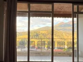 Casa no centro com vista para as montanhas