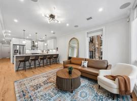 Upscale 3BR 2BA Apartment Near NYC Quick NYC Access, Hotel in Jersey City