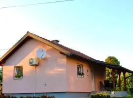 Викендица Братунац