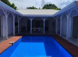 Villa des Marsouins avec piscine, Gourbeyre