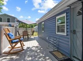 Pet-Friendly Edgewater Cottage Big Fenced Yard