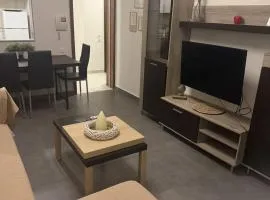 Cental Cozy Apartment Tsimiski