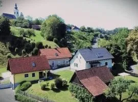 "Ferienwohnungen Karin am Seggauberg" - Panoramalage nahe dem Stadtzentrum Leibnitz