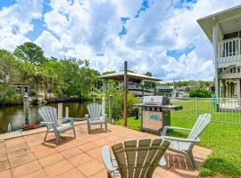 Waterfront Homosassa Gem w/ Docks and Golf Cart!