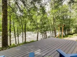 Relaxing Riverfront Getaway w/ Fire Pit in Idanha