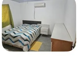 Kitnete 1 quarto prox UFMT para 2 ou mais pessoas