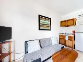 Charming Suite with WiFi AC Shared Pool Grill Area & Rooftop Deck
