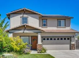Private Pool & Yard! Family Getaway in Stockton