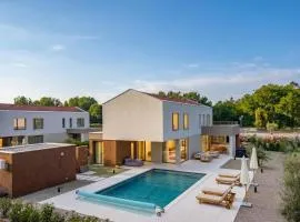 Amazing Home In Snasici With Sauna