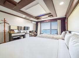 Mobydick Hotel, khách sạn ở Yangyang