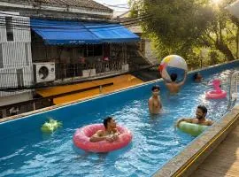 Sunday Afternoon - Pool Stay Old Town Bangkok