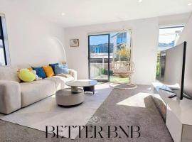 Modern & New • 3 Beds • 6 Guests, hotel a Upper Hutt