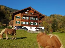 Haus Silke, hotel v destinaci Silbertal