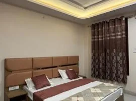 Hotel Awadh Grand