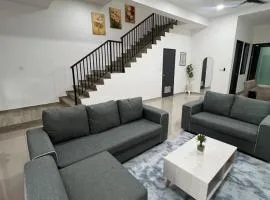 5BR 4Bath Homestay with Snooker Table Sitiawan