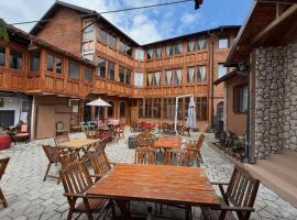 Etno kuca Petrovic, Hotel in Štrpce