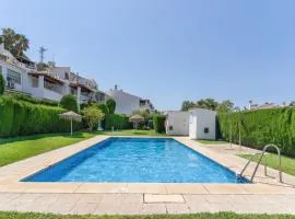 Chalet Adosado Con Piscina