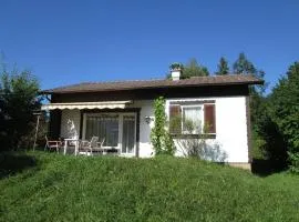 Ferienhaus im Landhausstil mit Terrasse und Bergblick