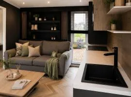 Luxury Glamping pod, En-Suite with Hot Tub