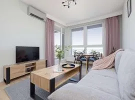 Functional Apartment with Air Conditioning Parking & Balcony by Noclegi Renters