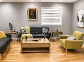 Cozy 4 Bedroom Home Near Tecumseh Mall