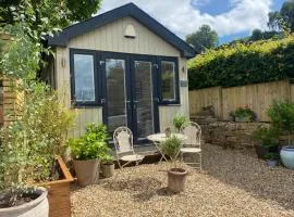 Air conditioned Cabin cosy retreat in Derbyshire