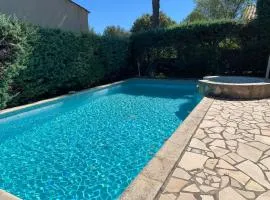 Villa avec piscine à Saint-Raphaël et vue sur la montagne